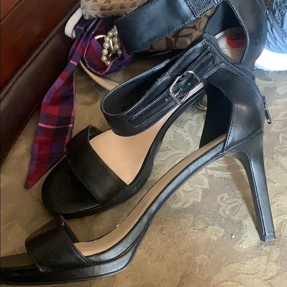 Heels - Picture 2 of 2